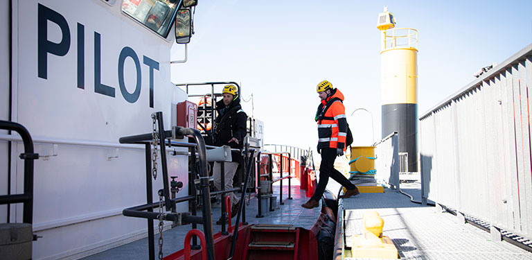 Erster Masterjahrgang Maritime Pilotage erfolgreich abgeschlossen