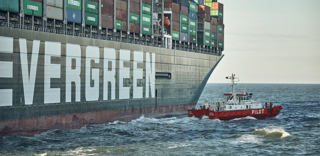 Geht der Lotse dauerhaft von Bord? Lotsung ohne Lotsen an Bord? Das Thema »remote pilotage« rückt in regelmäßigen Abständen immer wieder in den Fokus der maritimen Öffentlichkeit. Zeit für eine Bestandsaufnahme über Notwendigkeit, Nutzen und Fragezeichen